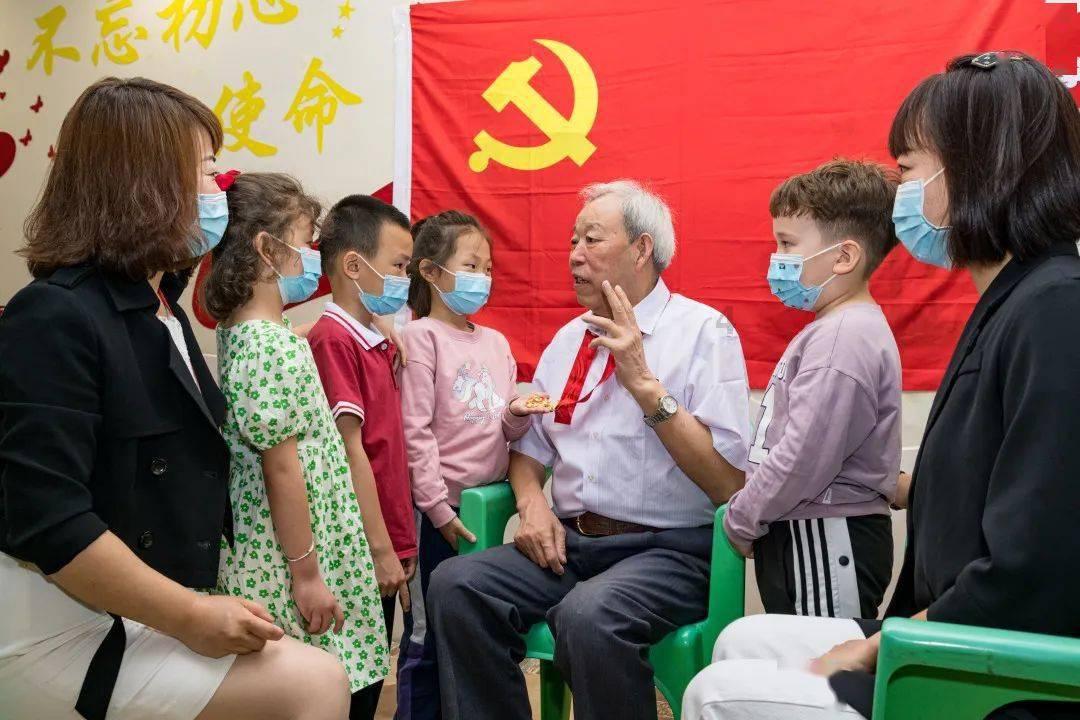 公司同事在背地里说我坏话，我该怎么办？游戏画面